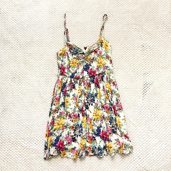 Love Culture Dresses & Skirts - Floral Mini Dress